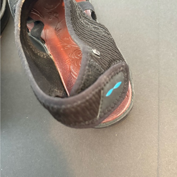 Bzees sandals, size 9 - Picture 3 of 7